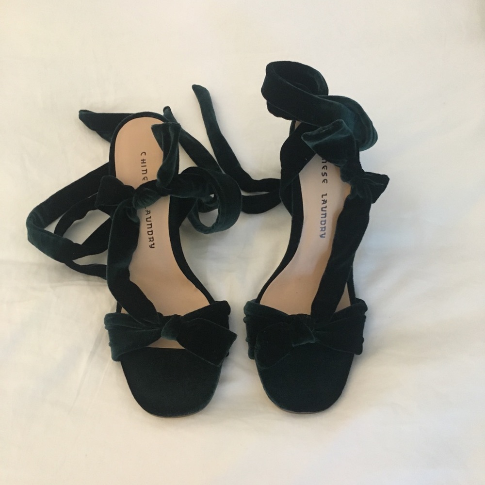 NEW Chinese Laundry Emerald Velvet Wrap Heels